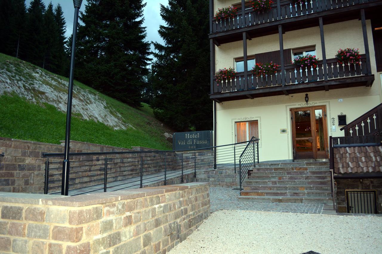 Hotel Val Di Fassa Soraga Bagian luar foto